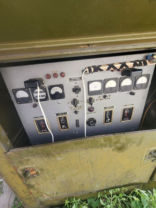 Продам генератор 30кВт дизель советский военный почти без пробега