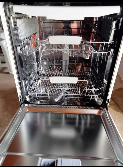 Máquina de lavar loiça Hotpoint Ariston