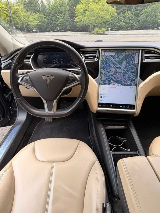 Tesla Model S      2015