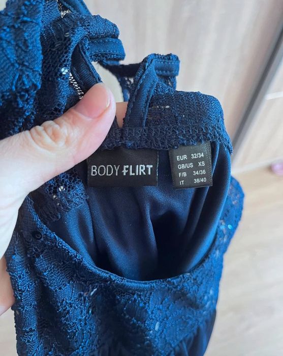 Sukienka damska. Nowa. Rozmiar XS