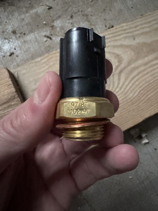 Датчик включення вентилятора авто SEAT IBIZA 6L