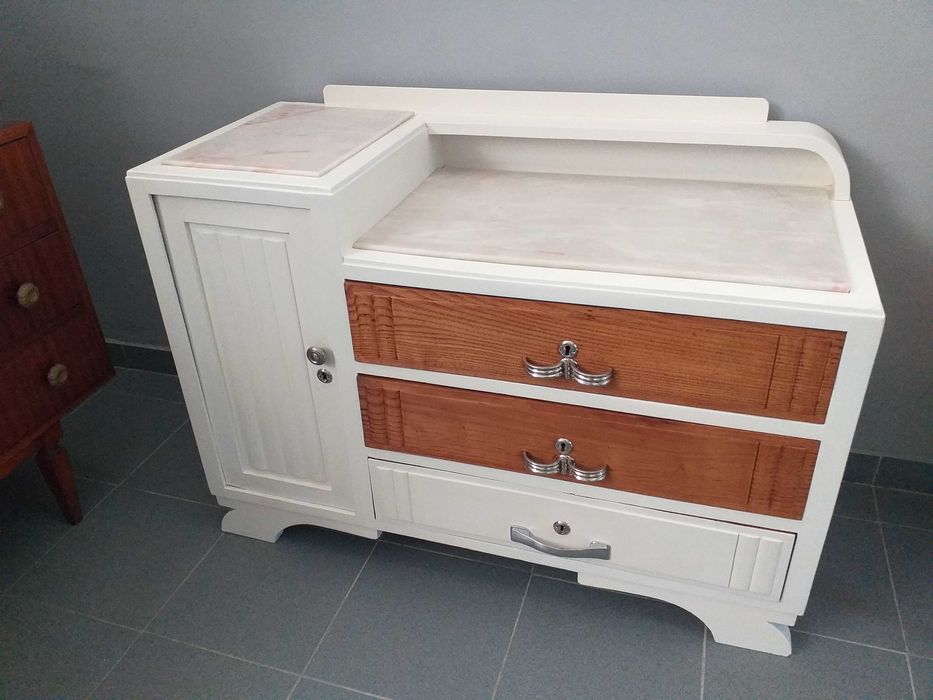 Estante vitrine, cómodas, móveis pintados - desde 40€