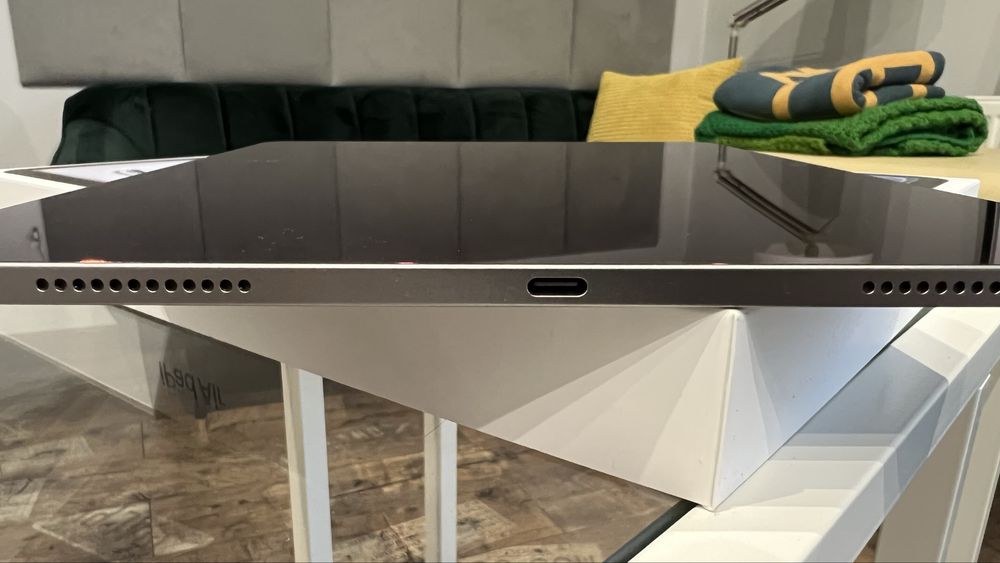 Ipad air 13” M2 jak nowy.