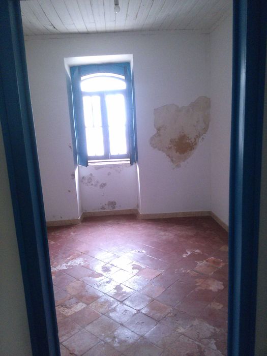 Moradia T5 Térrea c/ Jardim + 2 Lojas no Centro de Algoz