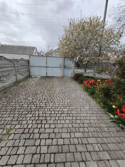 Продам будинок з усіма комунікаціями