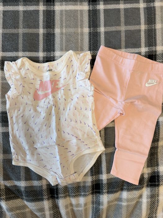 Продам набори Nike оригінальні для дівчинки