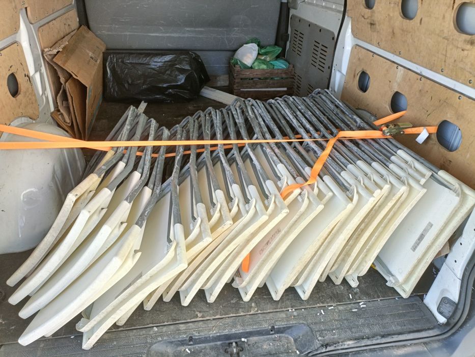 20 cadeiras desdobráveis IKEA