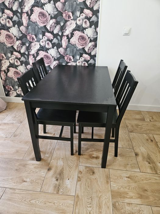 Drewniany stół 120x70 z krzesłami