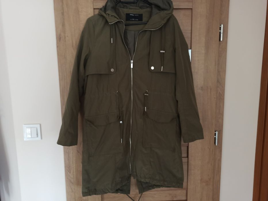 Kurtka parka, płaszcz przeciwdeszczowy rozmiar 34/XS Sinsay kolor khak