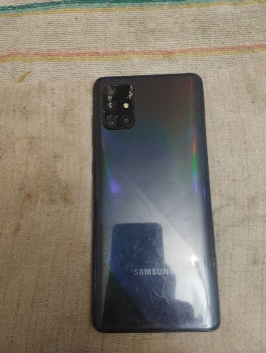 Продам телефон самсунг а71