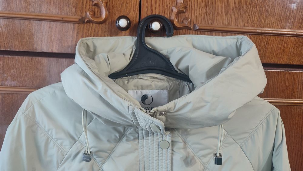 Продам нову осінню куртку