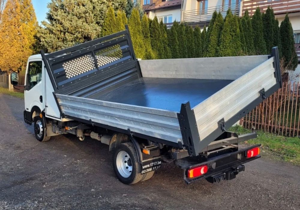 Cabstar 2.5 D Tribasculante