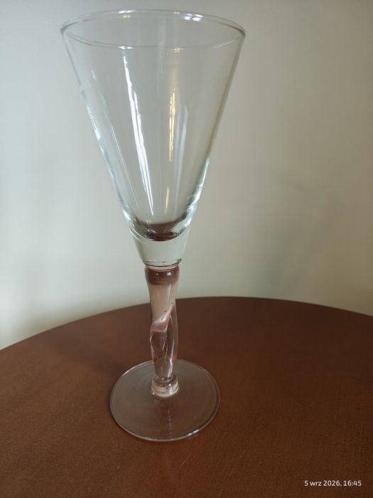 Zestaw 11 sztuk szklanych pucharów do deserów,produkcji włoskiej, pojemność 620 ml.