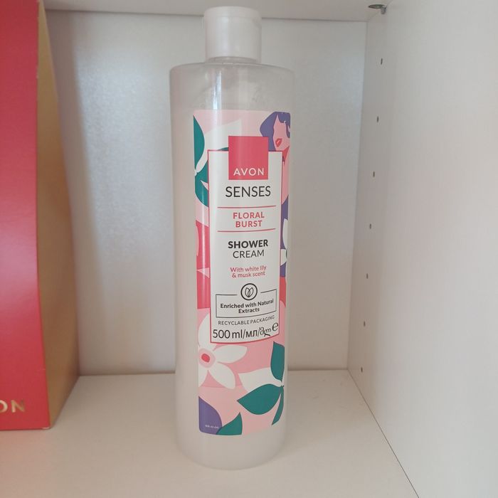 żel pod prysznic floral burst 500 ml avon