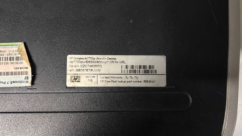 Vários Computadores Fixos para Peças ou Reparação