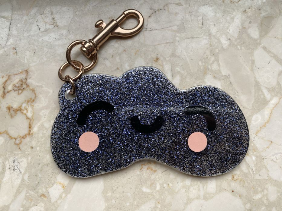 Breloczek chmura z uśmiechem Monki