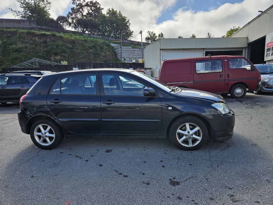 Toyota Corolla E12 2.0 D4D de 2009 para peças