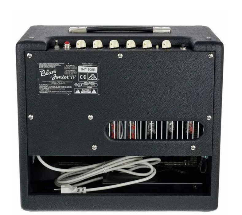 Гитарный ламповый комбик Fender blues junior 4