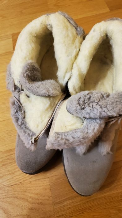 Теплі стильні черевички на танкетці