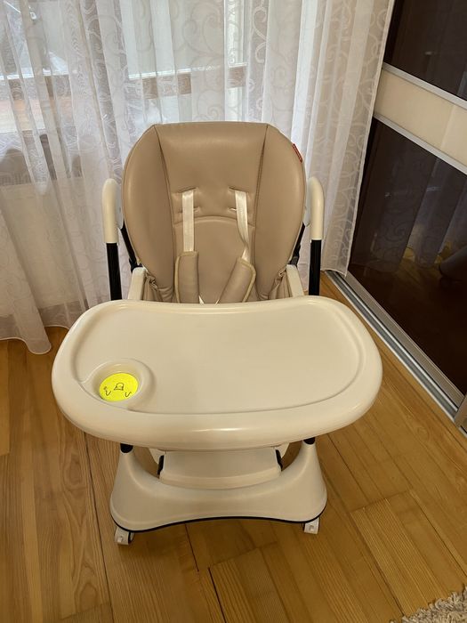 Дитячий стільчик для годування Carello Stella Light Beige б/в