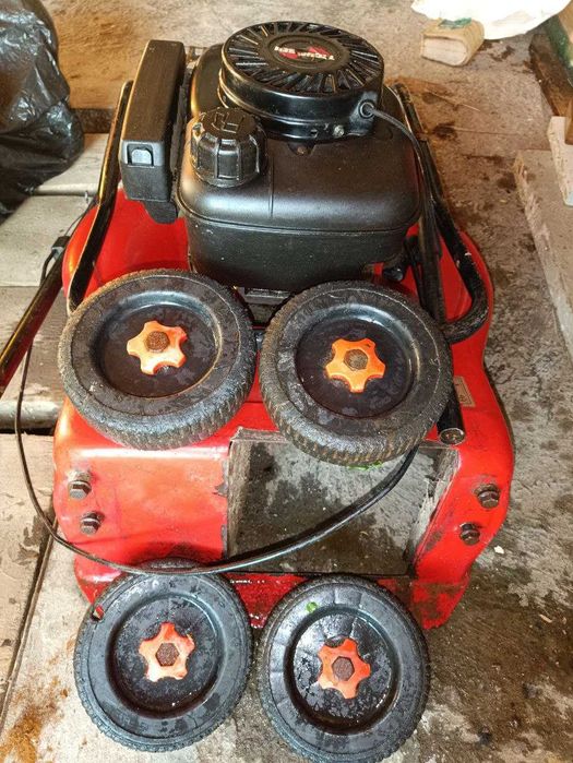 Газонокосарка  німецького виробництва