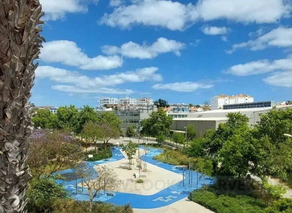 Vende-se apartamento T3 perto de todos serviços em Lagos,  Chesgal