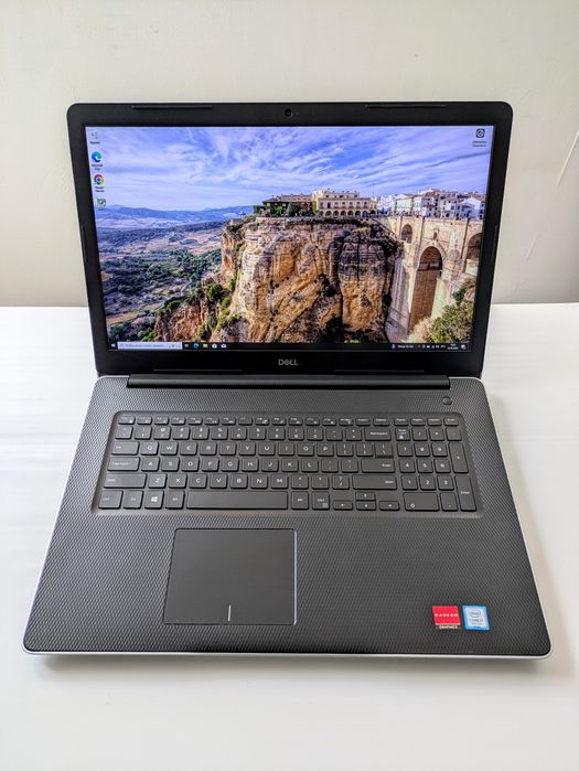 Ноут  Dell 17.3 3780 i7 8565u AMD 520 2gb ddr4 8gb 256 ssd