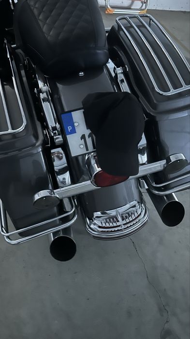 Harley Davidson electra glide flhtk