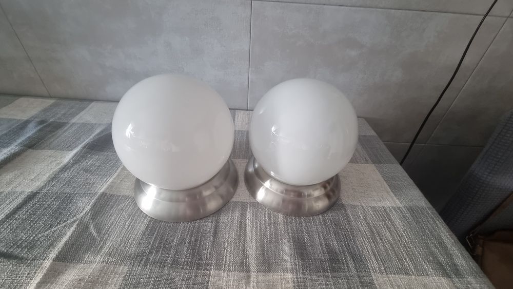 Vendo dois cadeeiros de parede ou teto como novos ..