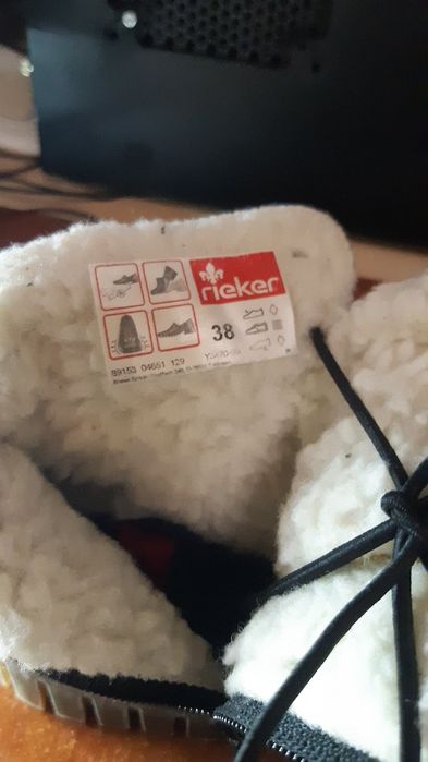 Продам зимние женские ботинки фирмы Rieker