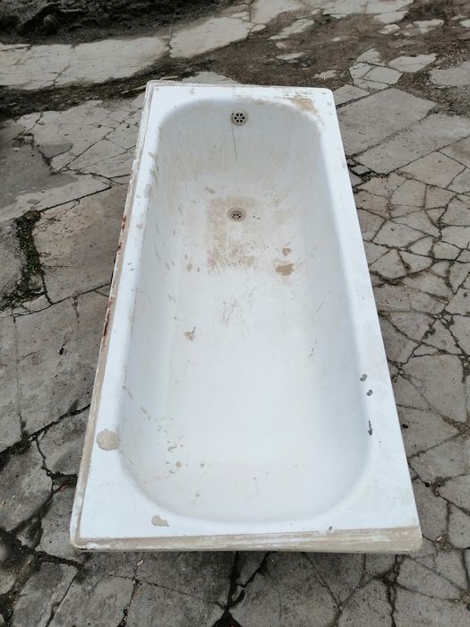 Продам ванну раковину под тумбу