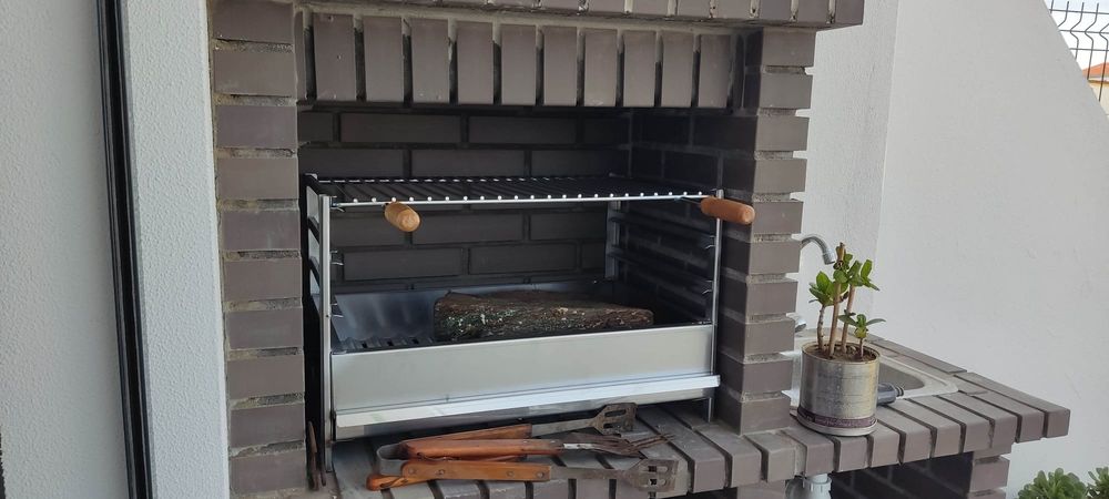 Churrasqueira INOX  pousar e embutir