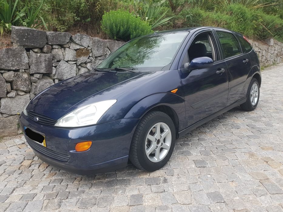 Ford Focus 1.4 16v *confortline* — photo 2