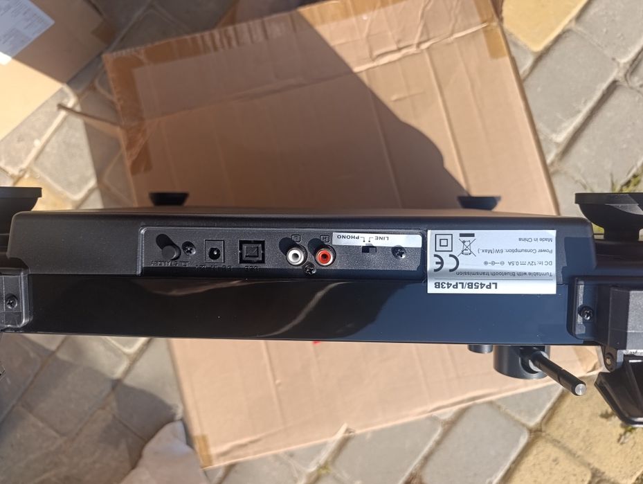 Вініловий програвач -Модель Lenco LP-45B з Bluetooth і usb-записом.