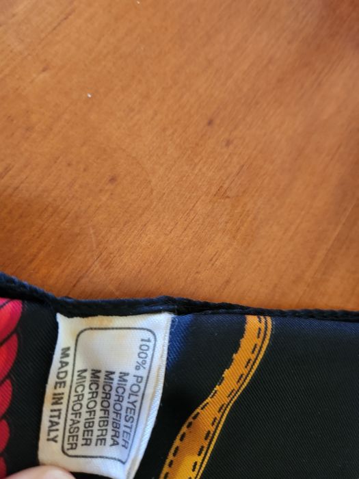 Vários lenços e variados