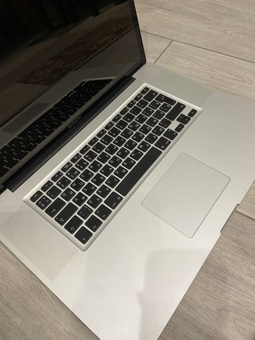 Apple MacBook Pro A1297