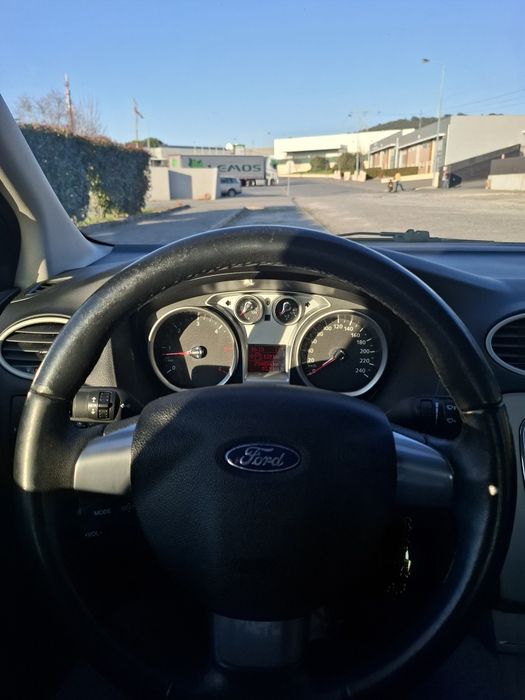 Ford Focus 1.6 TDCi (2011) – Excelente Estado / Muito Económico — photo 4