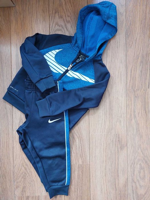 Dres Nike Dri-fit 2lata z kapturem