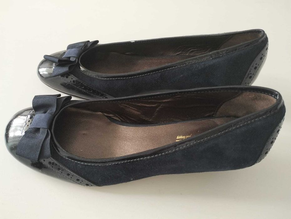 Sabrinas azuis com salto