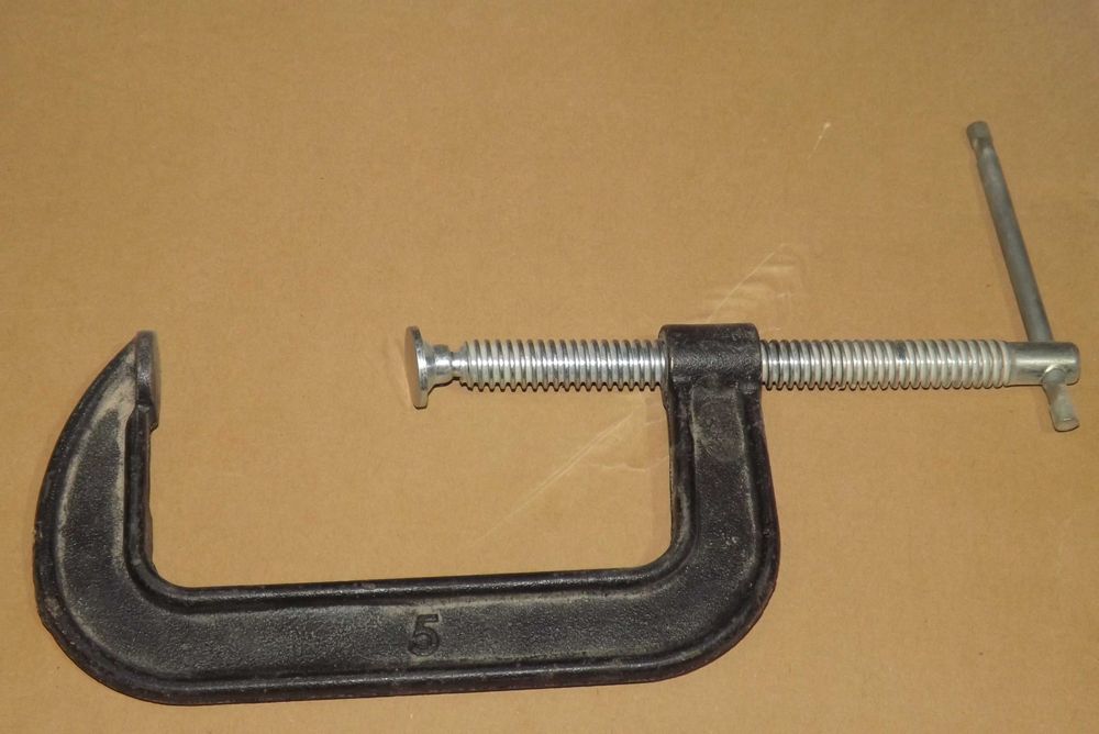 Продам струбцины.