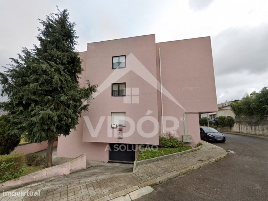 Garagem Fechada Montes Burgos