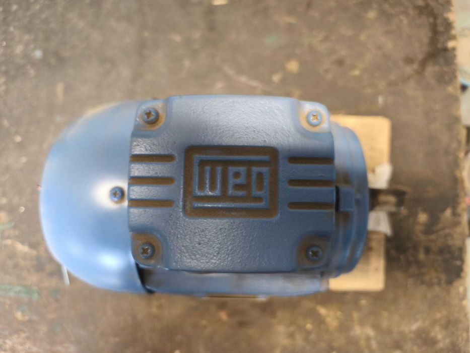 Motor Elétrico Trifásico WEG 0.75kW (1HP) - 2740 RPM - Como Novo