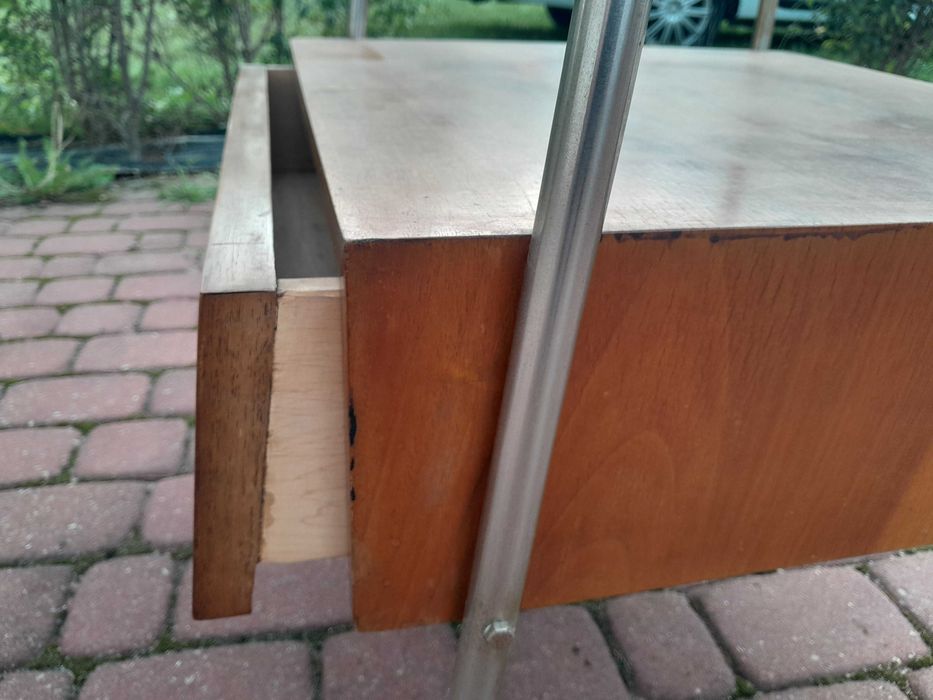 Stary stolik telewizyjny, radiowy, PRL, proj. Mieczysław Puchała?