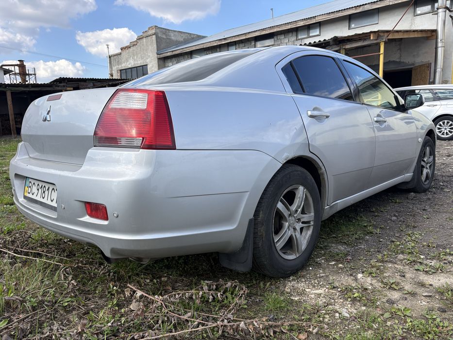 Mitsubishi galant