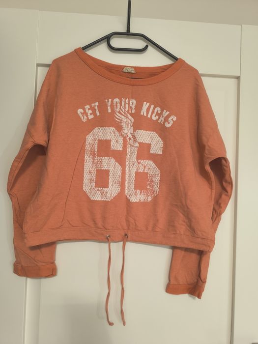 Świetna sportowa bluza