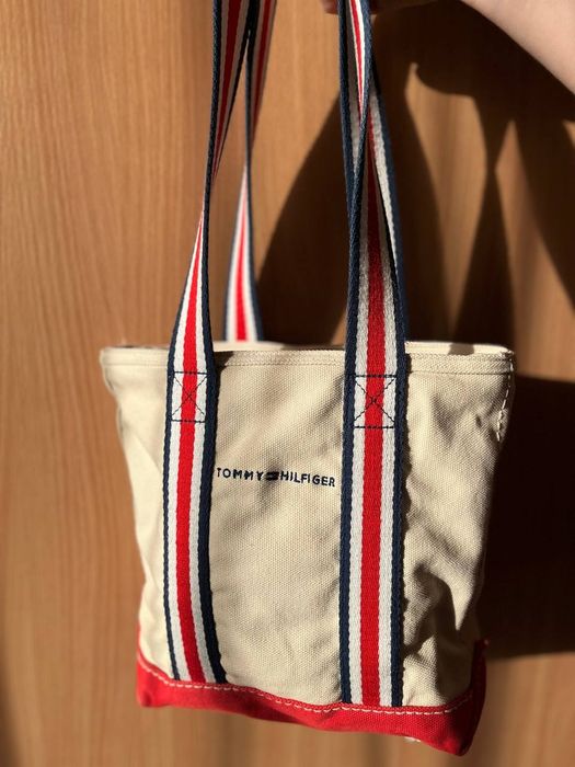 Женская сумка шоппер Tommy Hilfiger.
