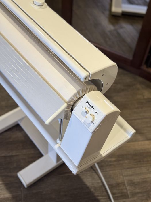 Прасувальний каток Miele B 890. Гладильний каток (прасувальна система)