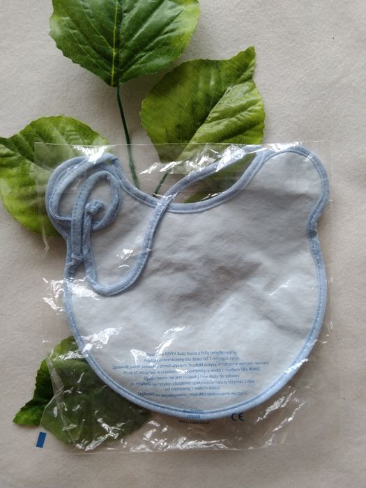 Śliniak śliniaczek ochraniacz okrycie osłona smoczek Nivea