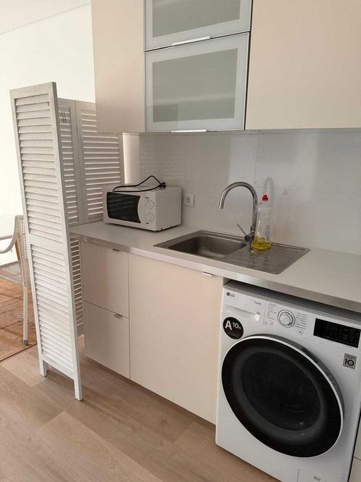 Arrendamento de apartamento T0 na Rua Elvira Velez, 1