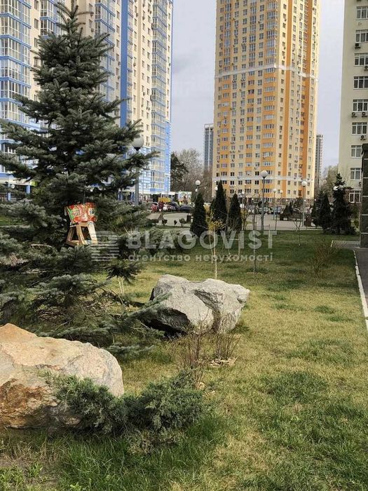 Продаж 1-к квартири 52 м. ЖК Паркові озера, М.Дарниця, парк Перемога